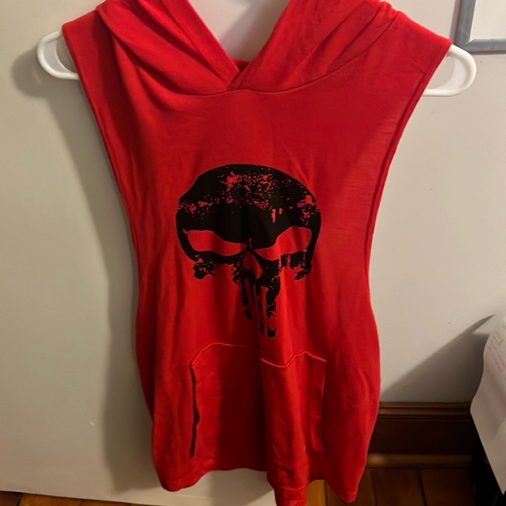 Muscle shirt w hoodie